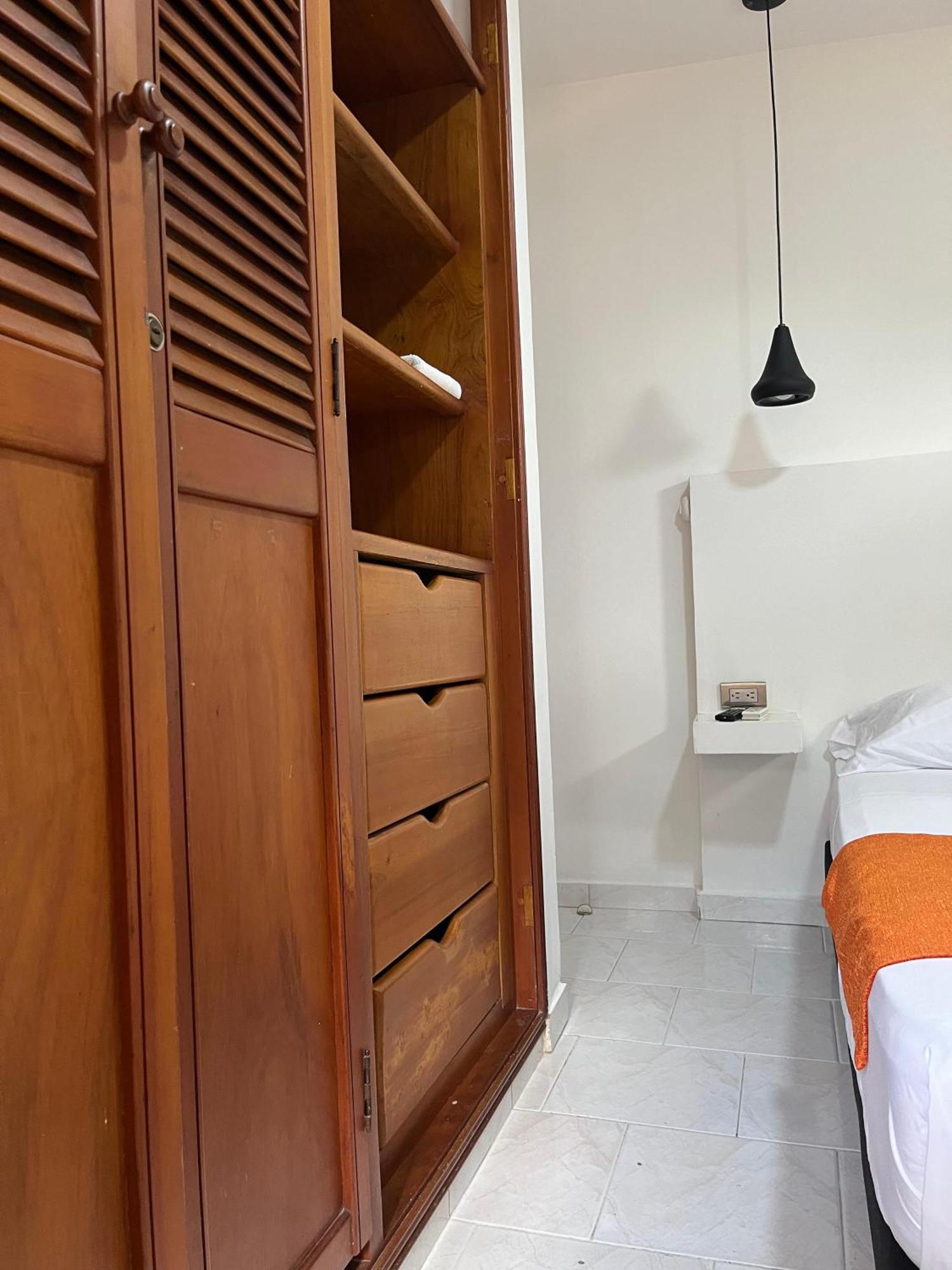 La 10B Hostel Cartagena Екстериор снимка
